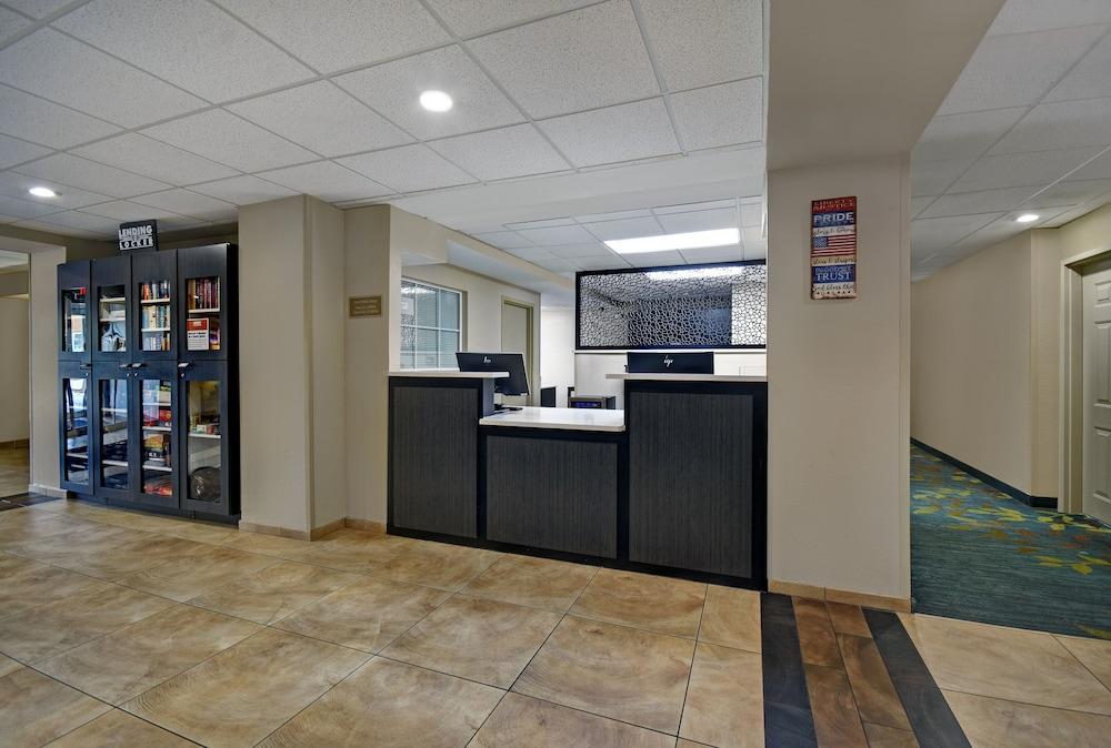 Candlewood Suites Columbia-Fort Jackson By Ihg Exterior foto